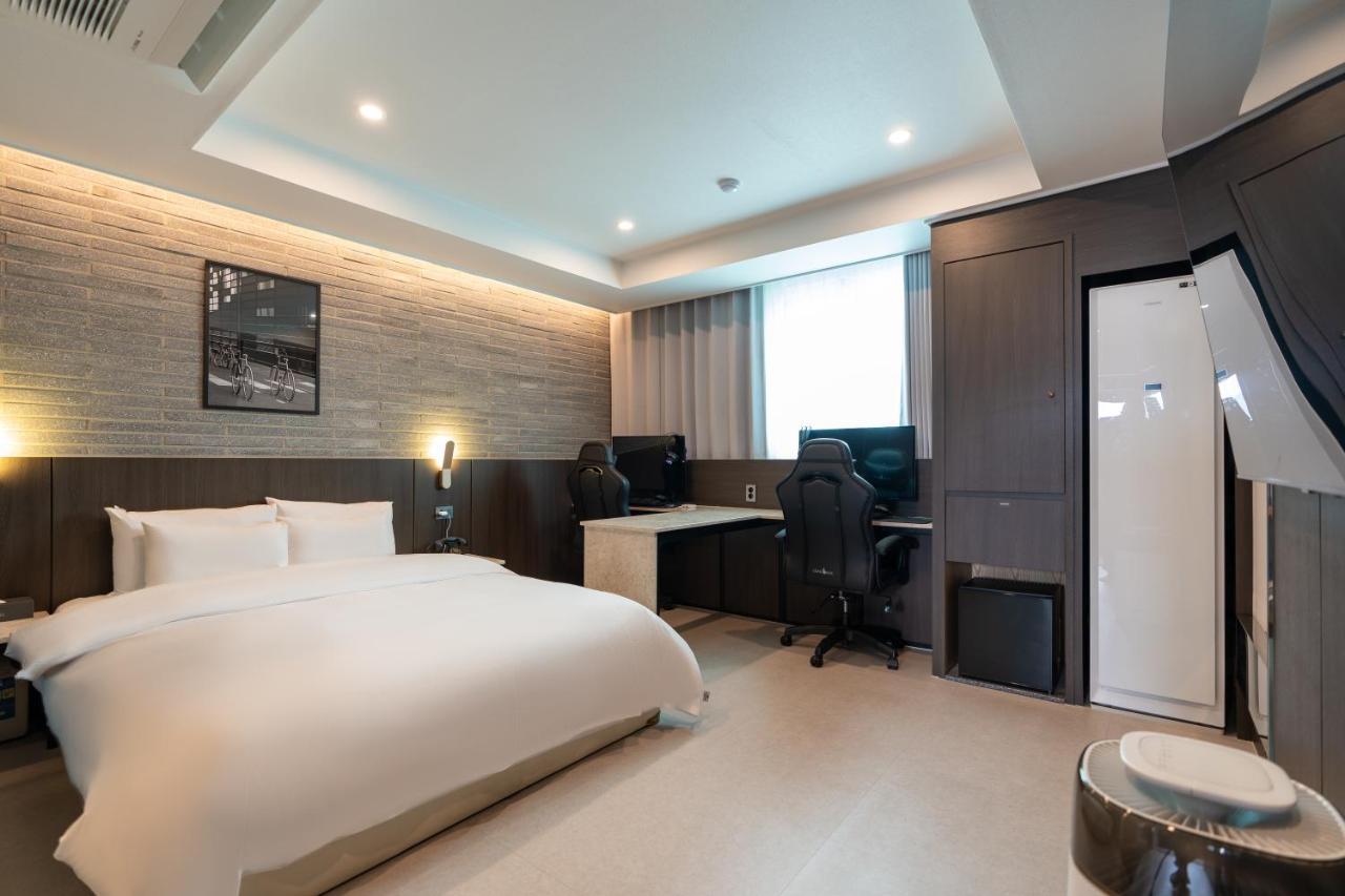Jecheon Hound Hotel Chechon Экстерьер фото
