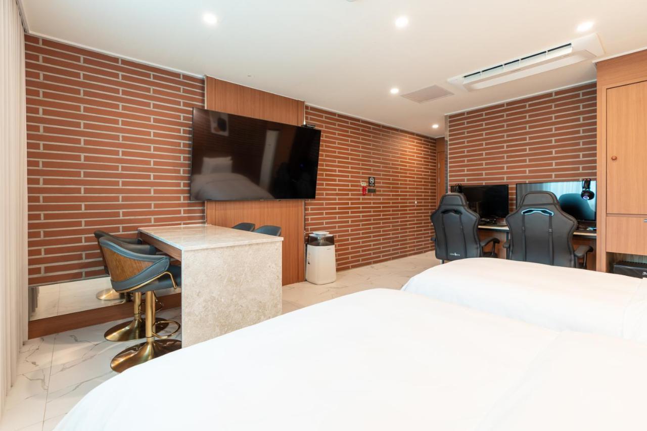 Jecheon Hound Hotel Chechon Экстерьер фото