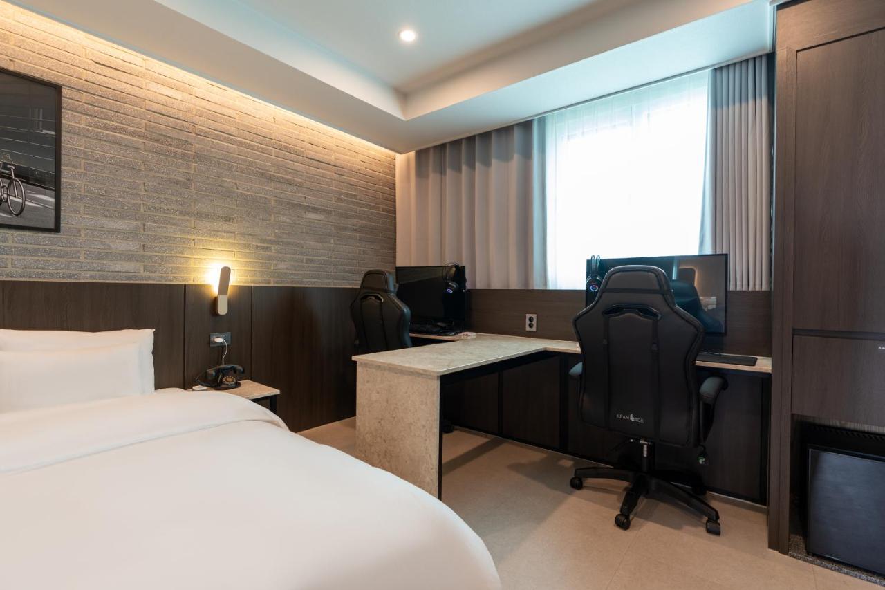 Jecheon Hound Hotel Chechon Экстерьер фото