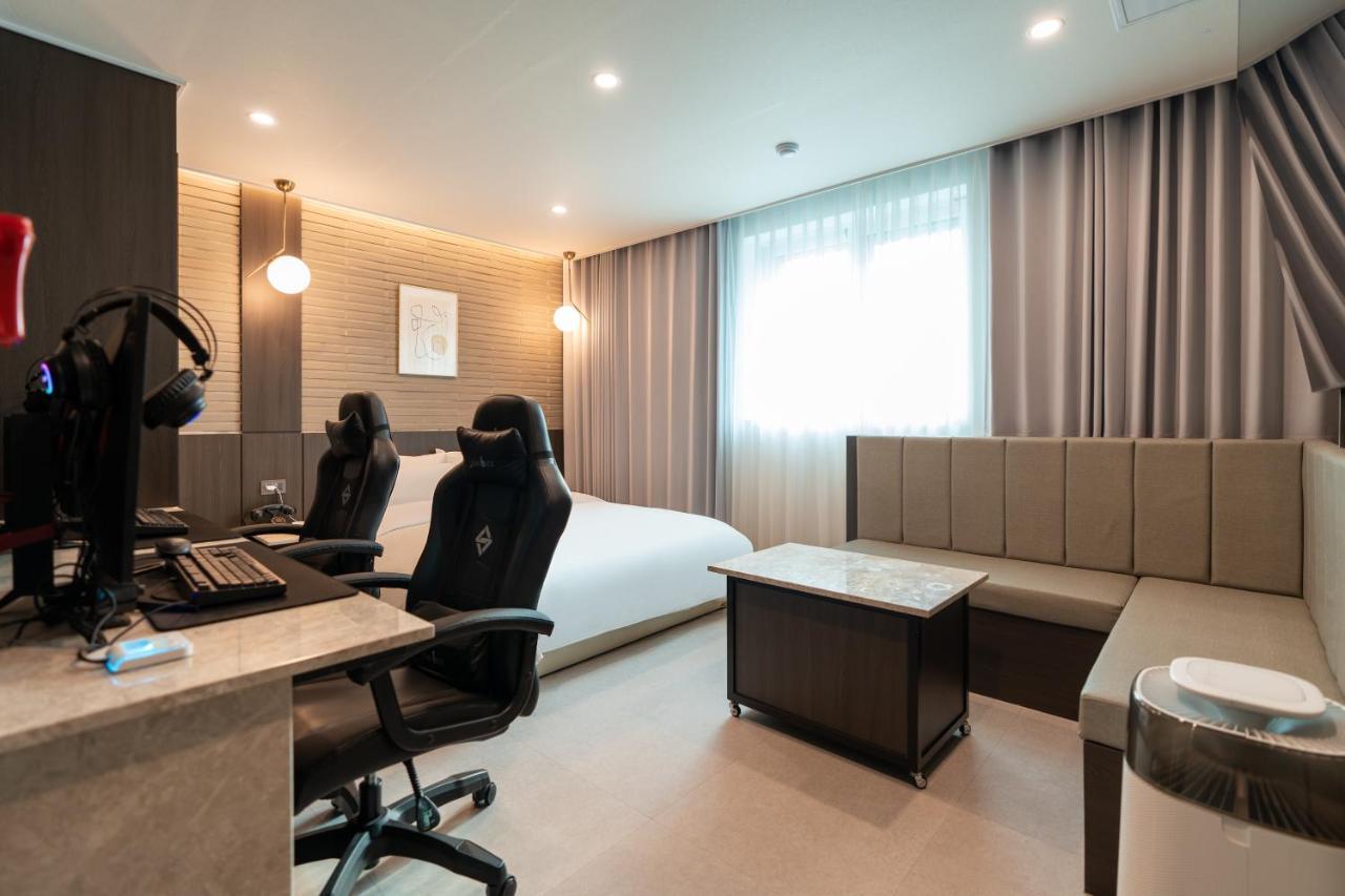 Jecheon Hound Hotel Chechon Экстерьер фото
