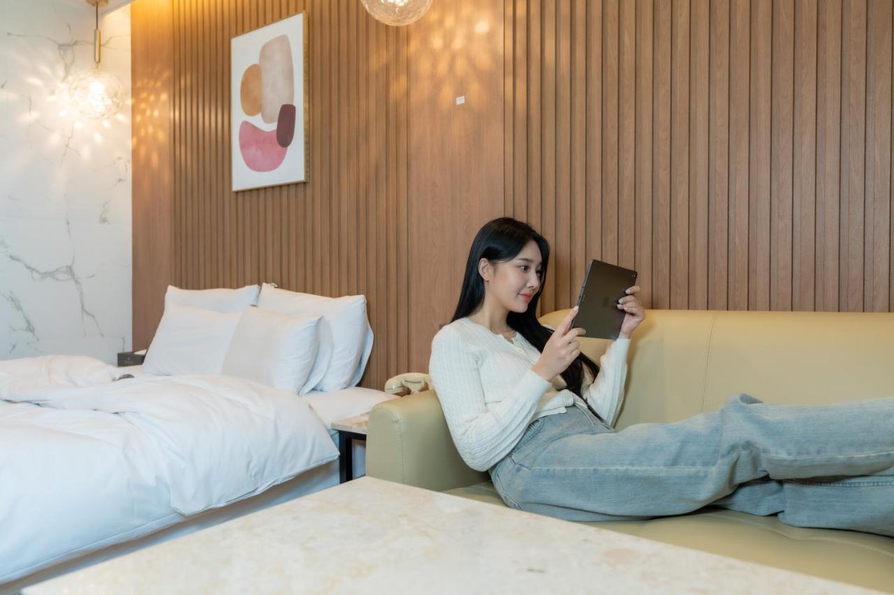 Jecheon Hound Hotel Chechon Экстерьер фото