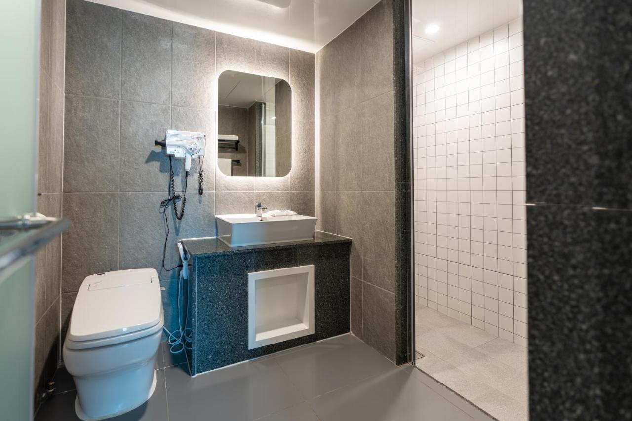 Jecheon Hound Hotel Chechon Экстерьер фото