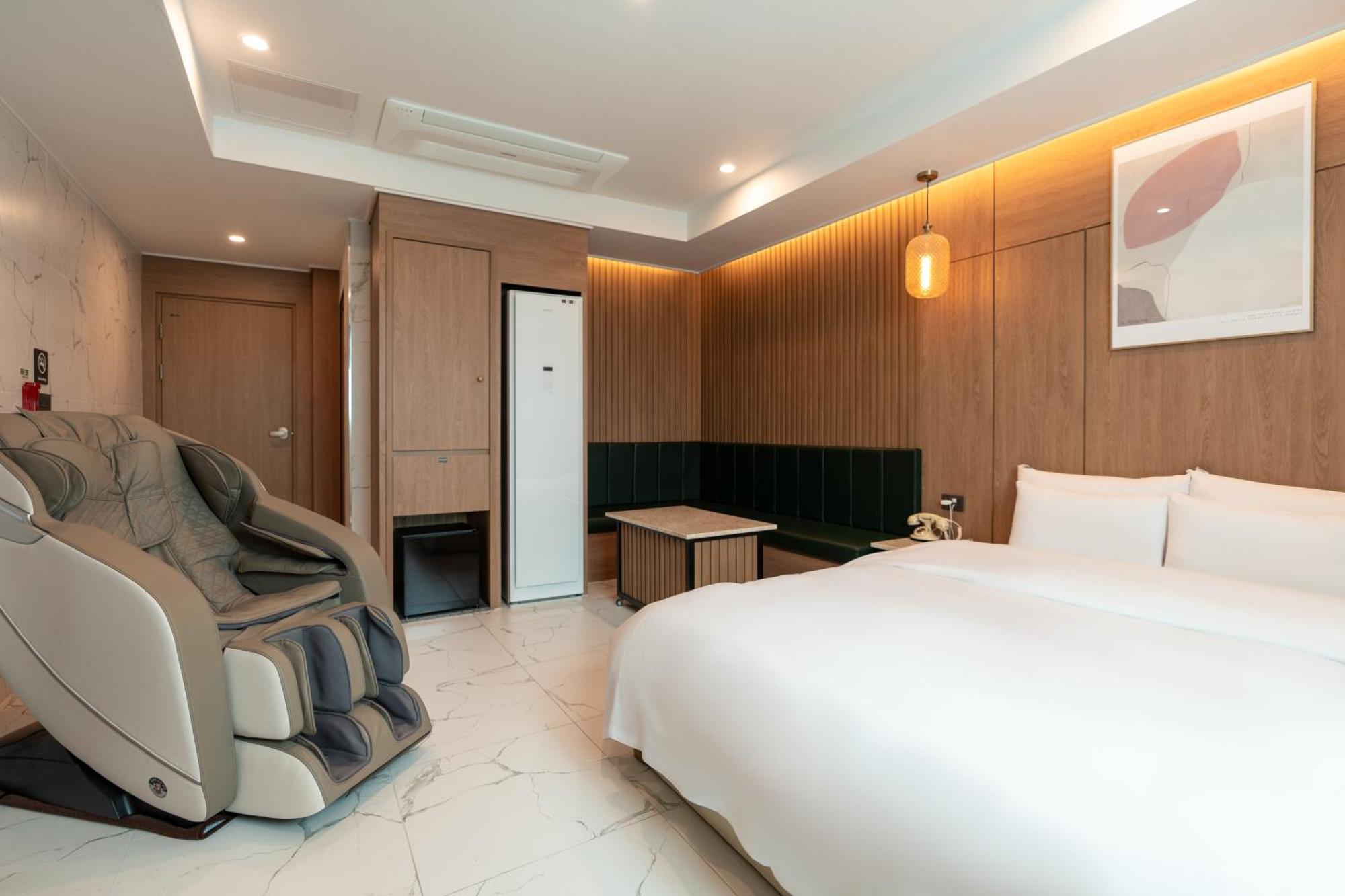 Jecheon Hound Hotel Chechon Экстерьер фото