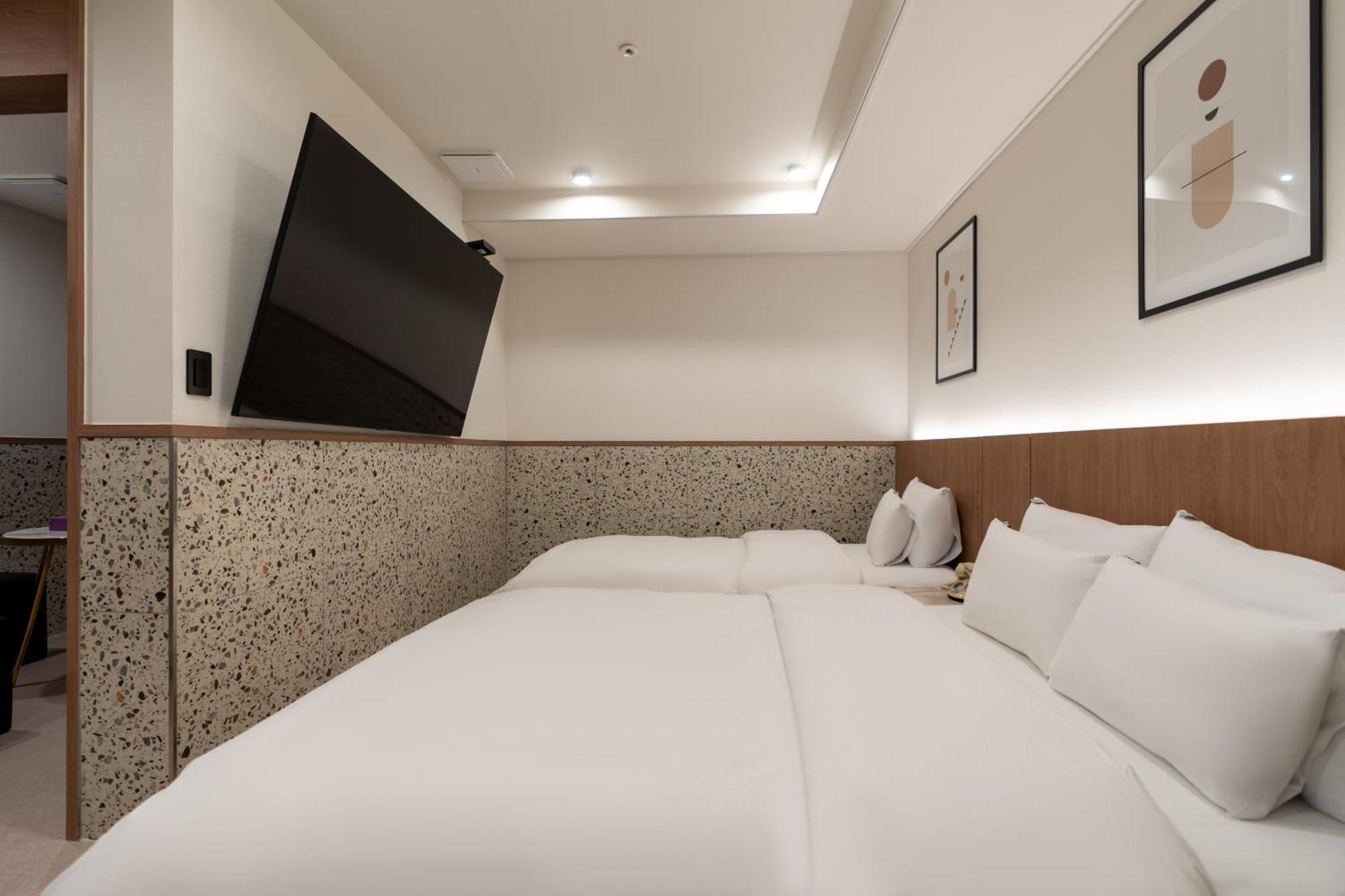 Jecheon Hound Hotel Chechon Экстерьер фото
