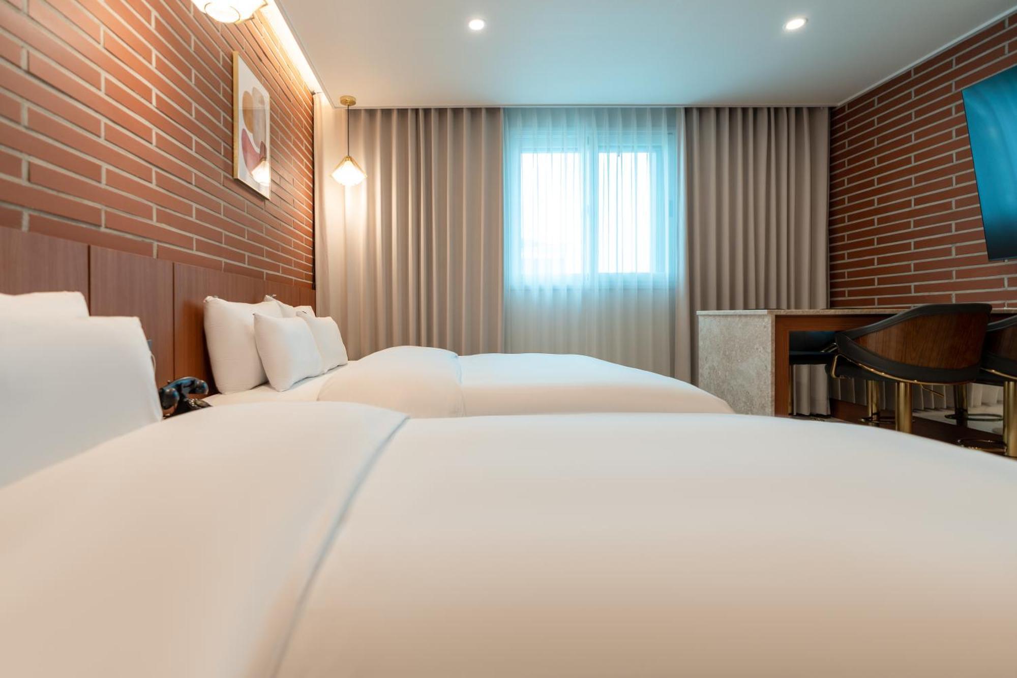 Jecheon Hound Hotel Chechon Экстерьер фото