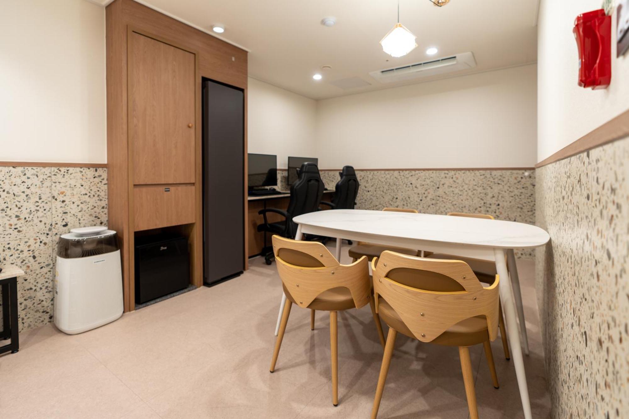 Jecheon Hound Hotel Chechon Экстерьер фото