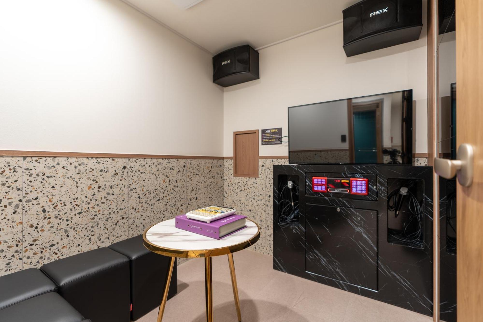 Jecheon Hound Hotel Chechon Экстерьер фото