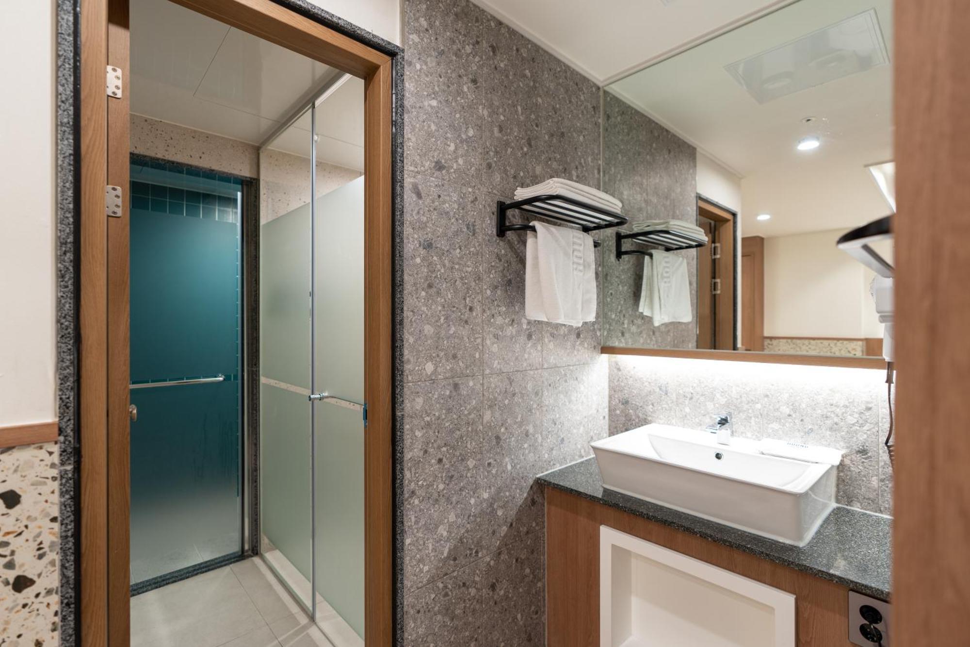 Jecheon Hound Hotel Chechon Экстерьер фото